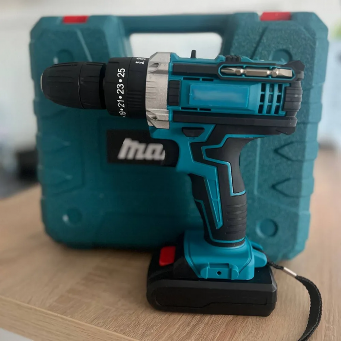 Шуруповерт Makita  (24V, 5.0AH) с набором инструментов, запасной аккумулятор
